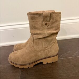 🌸White Mountain Kids Tan Suede Boots